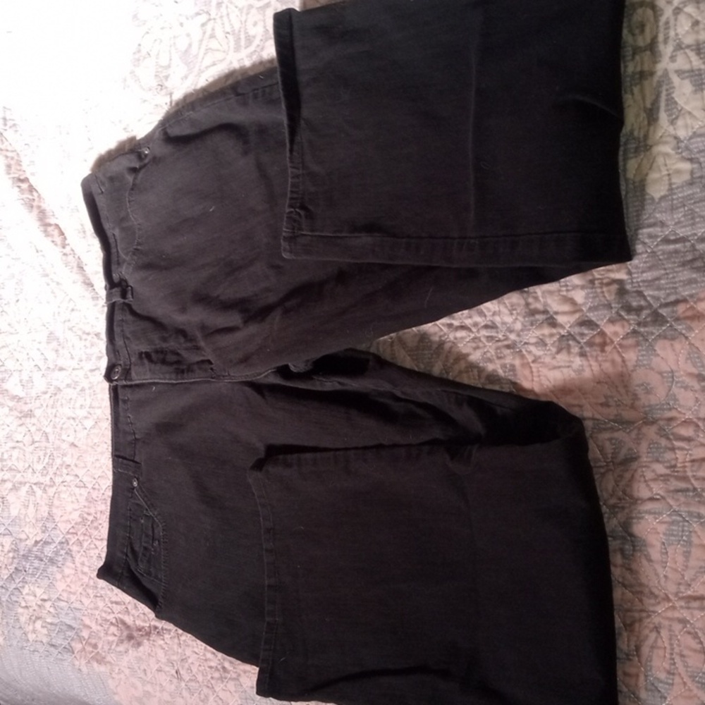 Gloria Vanderbilt Jeans with Rhinestone Detail - Picture 2 of 4